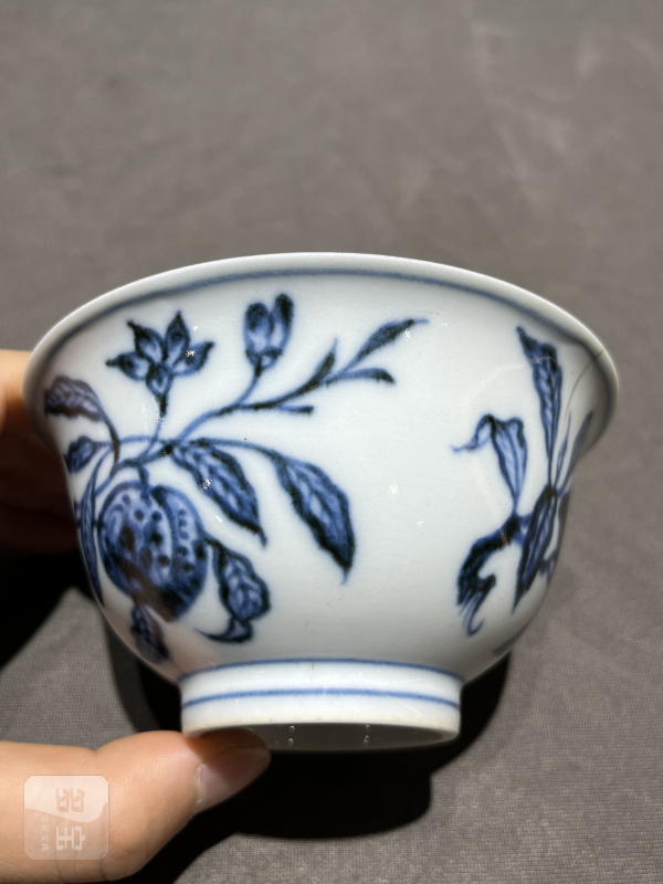 明永乐 青花折枝桃纹杯 - 图4